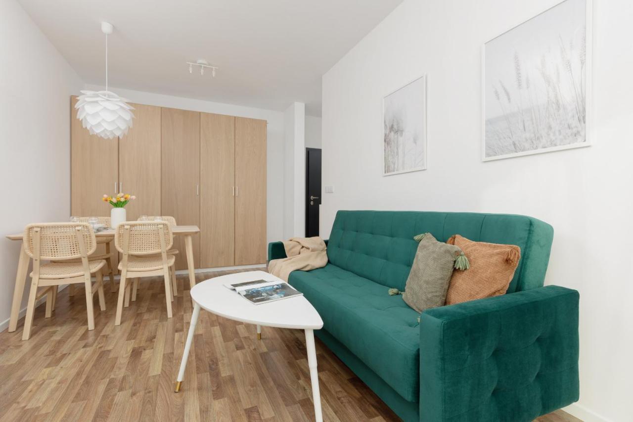Stacja Wola Apartments With Parking By Noclegi Renters Warschau Buitenkant foto