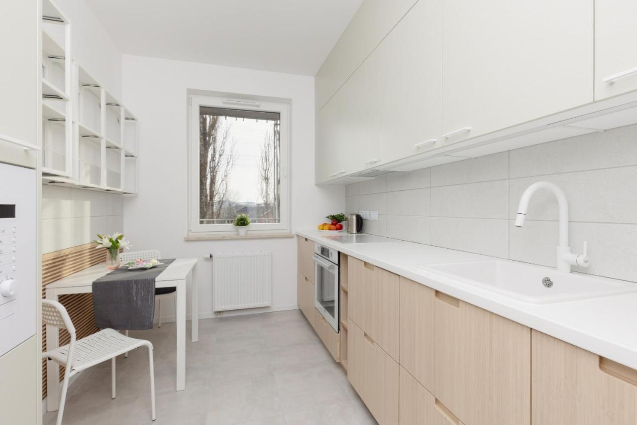 Stacja Wola Apartments With Parking By Noclegi Renters Warschau Buitenkant foto