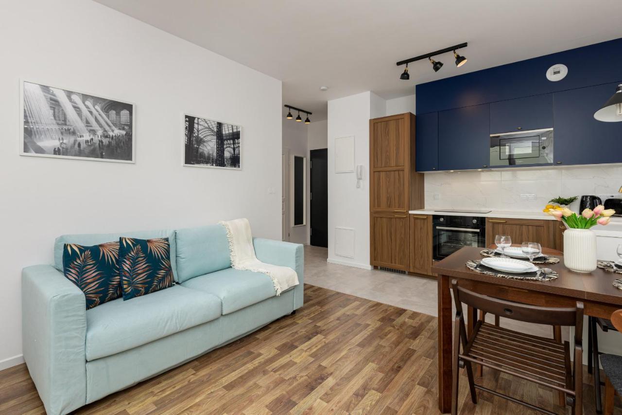 Stacja Wola Apartments With Parking By Noclegi Renters Warschau Buitenkant foto