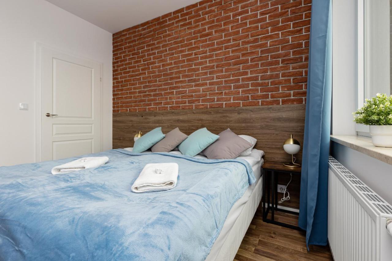 Stacja Wola Apartments With Parking By Noclegi Renters Warschau Buitenkant foto