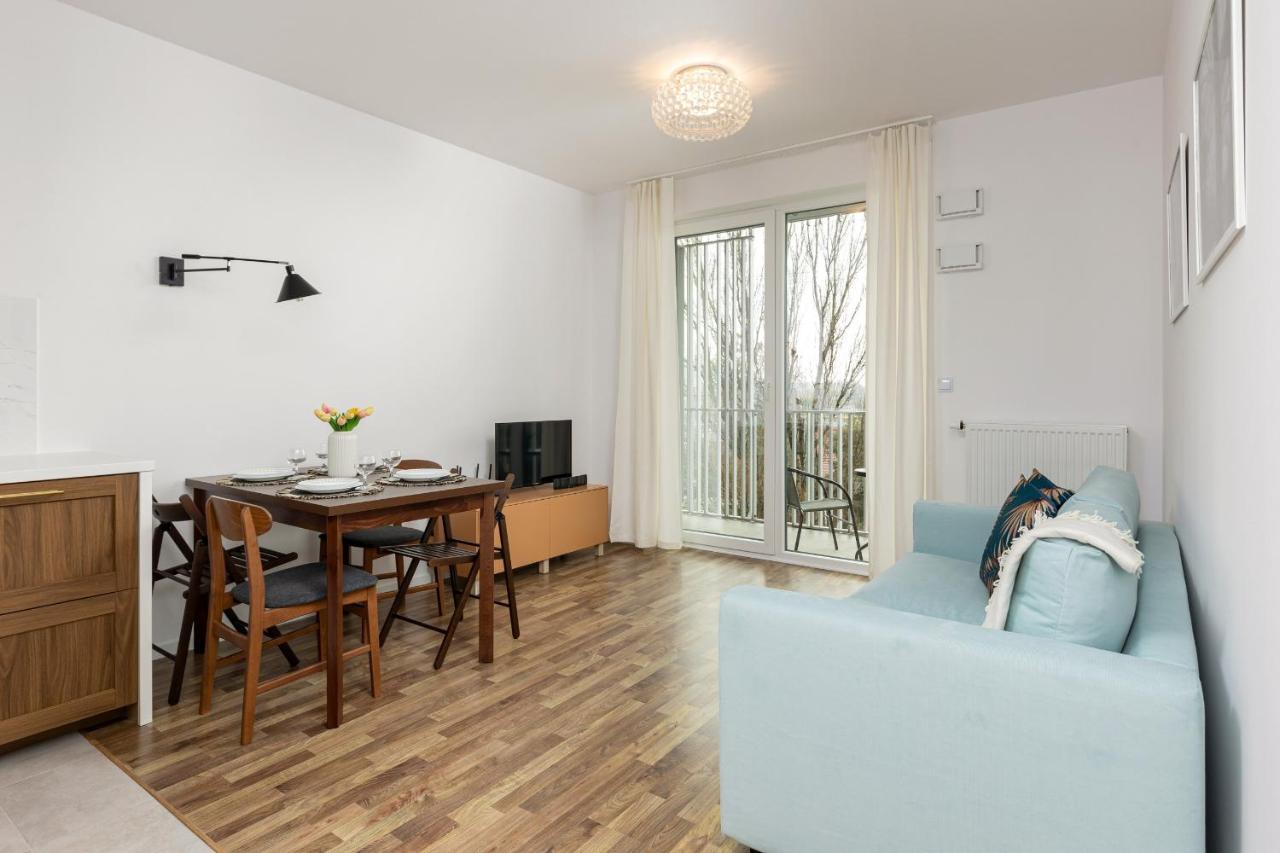 Stacja Wola Apartments With Parking By Noclegi Renters Warschau Buitenkant foto